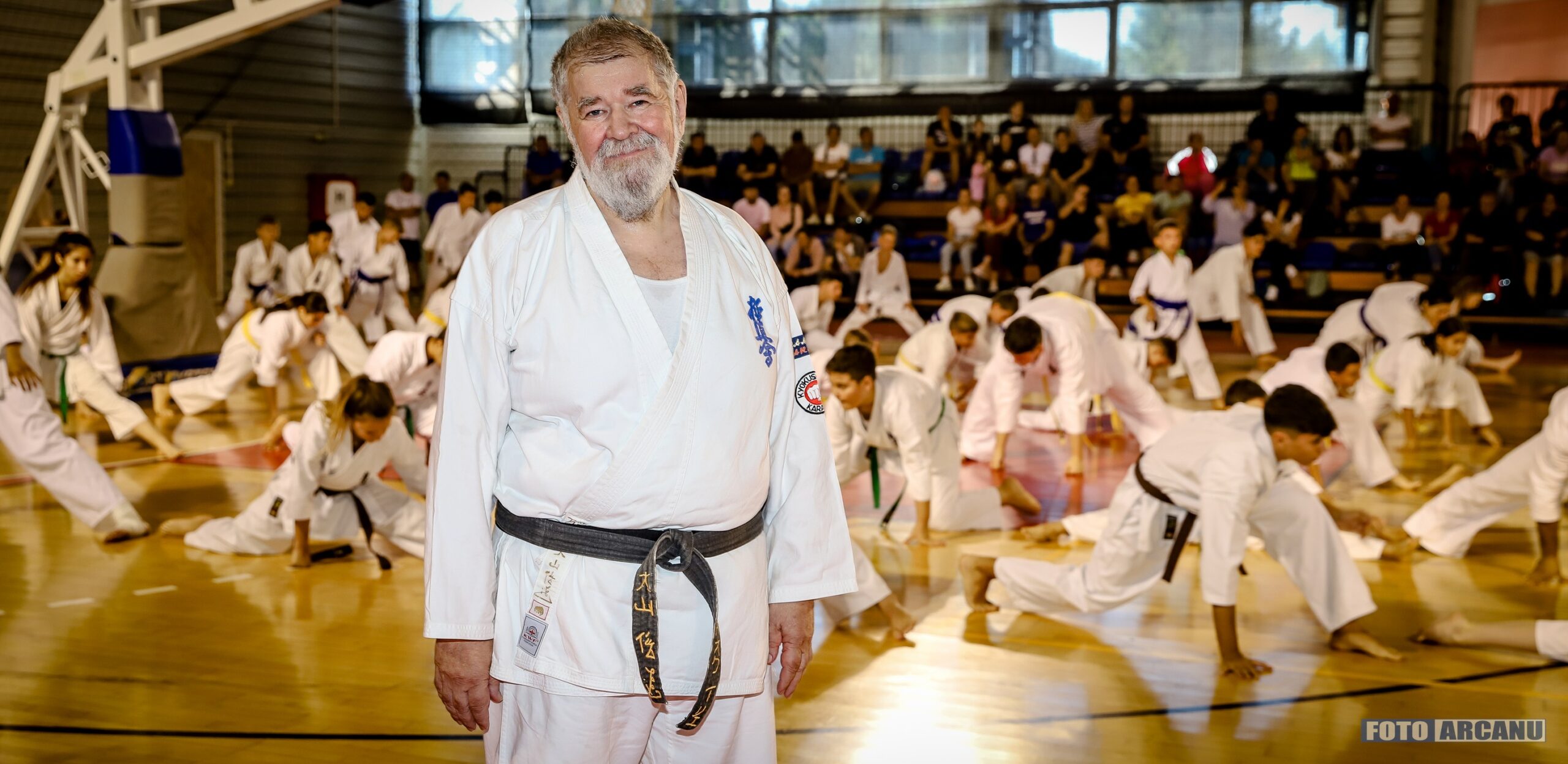 Read more about the article 40TH ANNIVERSARY OF THE FIRST KYOKUSHIN KARATE SEMINAR IN ROMANIA
